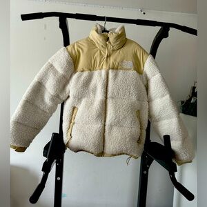 The North Face winter jacket, still new, wear only once.